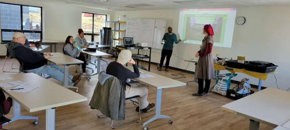 Teaching a beginner&#39;s gardening class.